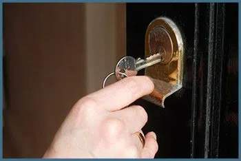 Safe Key Shop Miami, FL 305-744-5508 - 7-door-unlock